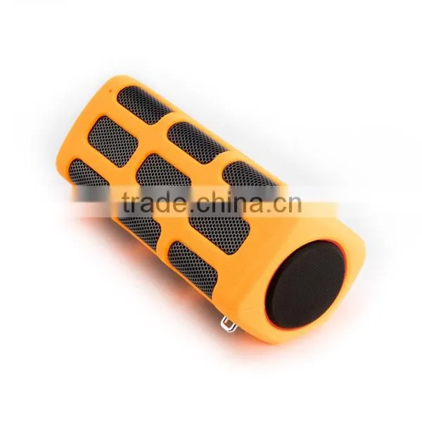 New Style Portable Outdoor Stereo Music Power Bank With Bluetooth Speaker Support Waterproof-RS7720 photo-3