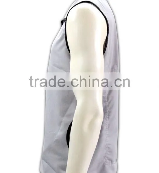 China Manufactory High Quality Light Color Tailored Unique Pocket Work Vest photo-3