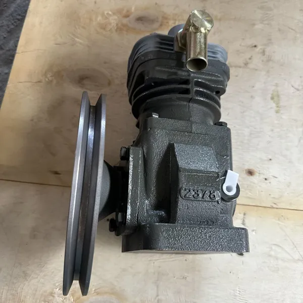 High Quality XCMG Spare Part Air Compressor 860131633 photo-4