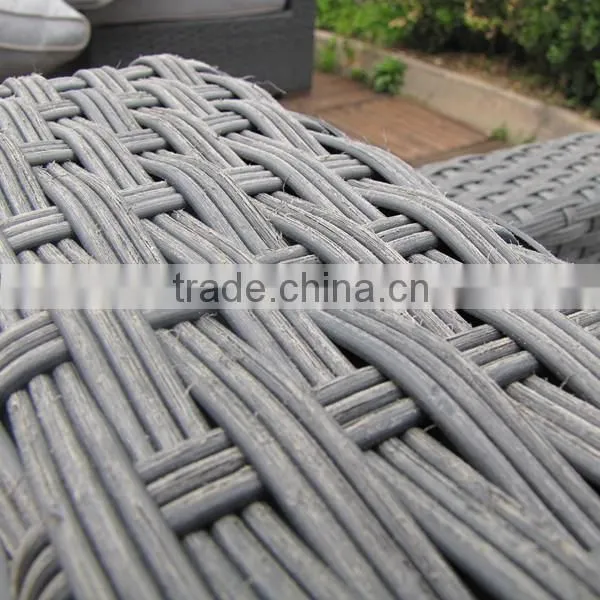 TEMPERED GLASS RATTAN GARDEN TABLE photo-2
