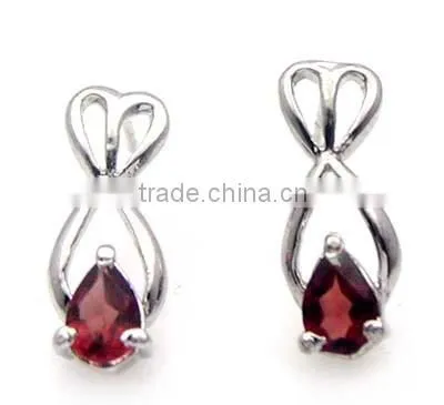 925 Sterling Silver Garnet Earring