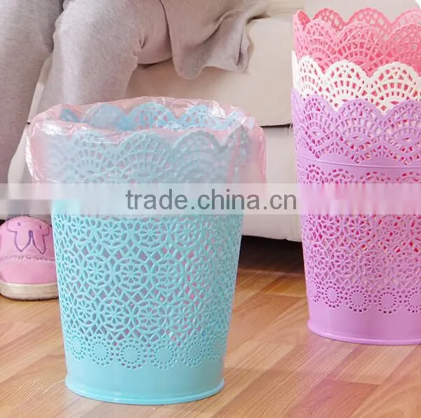 Plastic Kitchen Mini Lace Hollow Out Garage/Trash/Waste Can/Bin/Wastebasket/Storage Barrel photo-4
