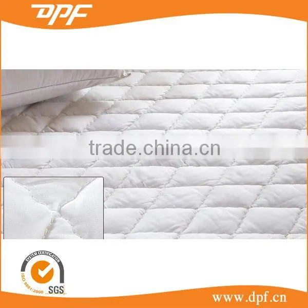 Hotel Bed Waterproof White Plain Fabric Quilted Mattress Topper With Elastic photo-2