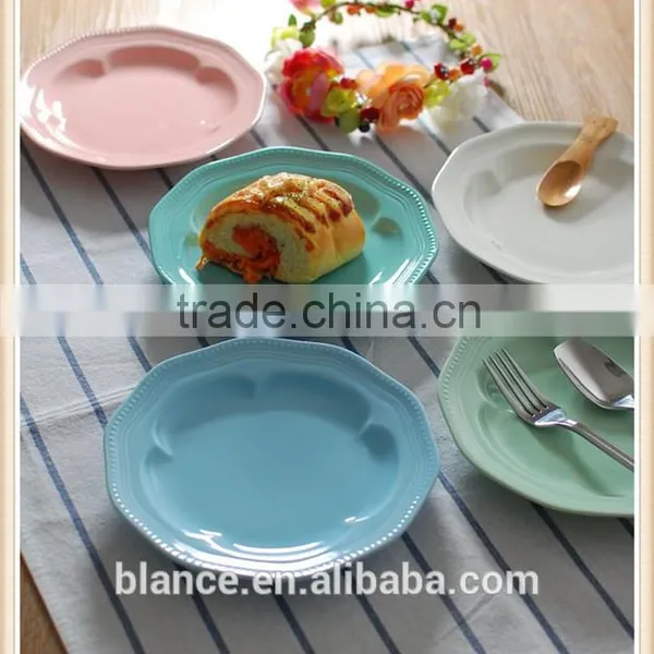 Flower Shaped Plates in Different Colors photo-4