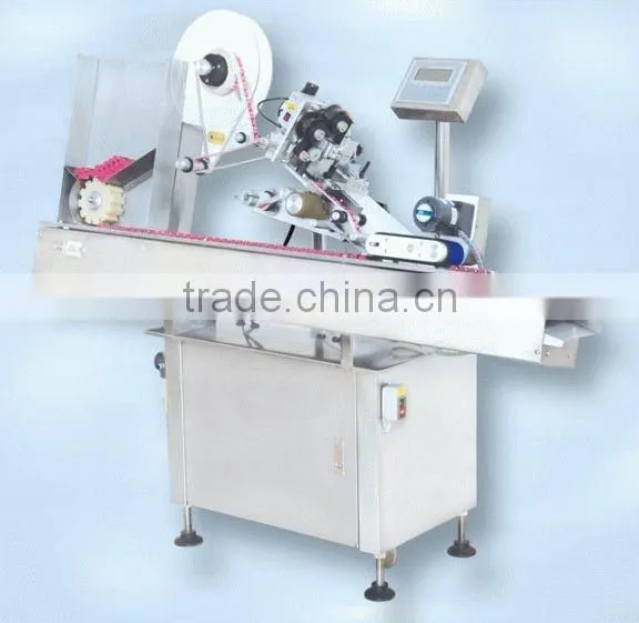 Horizontal Sticker Labeling Machine For Small Round Bottle photo-3