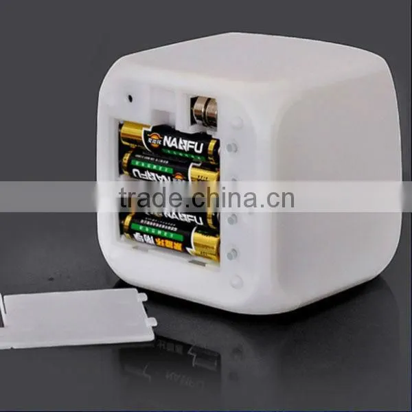 2013 Fashion New Digital Clock With Changeable Color photo-3