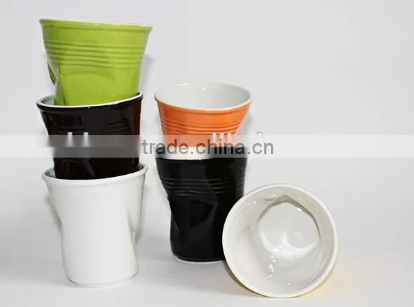 Cheaper Ceramic Crinkle Cup in Creative Shape photo-2