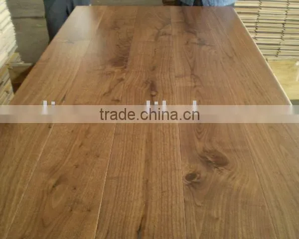 Oak/walnut Engineered Floor