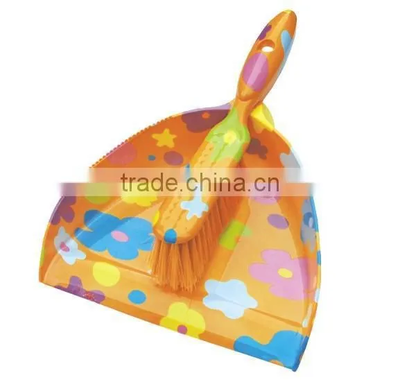 Plastic Folding Broom and Dustpan Set photo-5