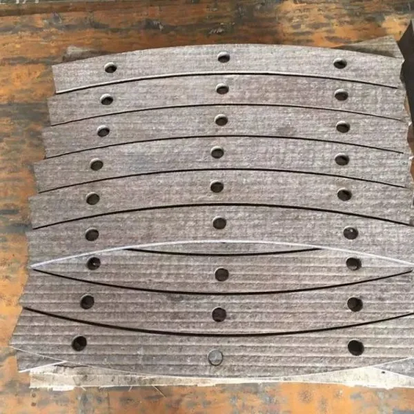 Abrasion Heat Resistance Wear Plate Chromium Carbide Overlay Wear Plate for Screw Feeders photo-5