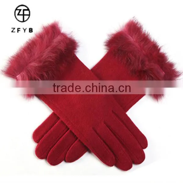 Ladies Wearing Sheep Wool Gloves With Rabbit Fur Cuffs photo-2