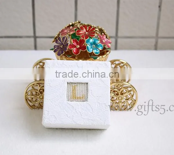 Elegant Unique Cardboard Jewelry Gift Boxes With Beaded Name Plate of L photo-3