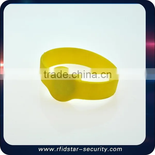 Best Selling 13.56MHz HF RFID MF IC Waterproof Wristband photo-2