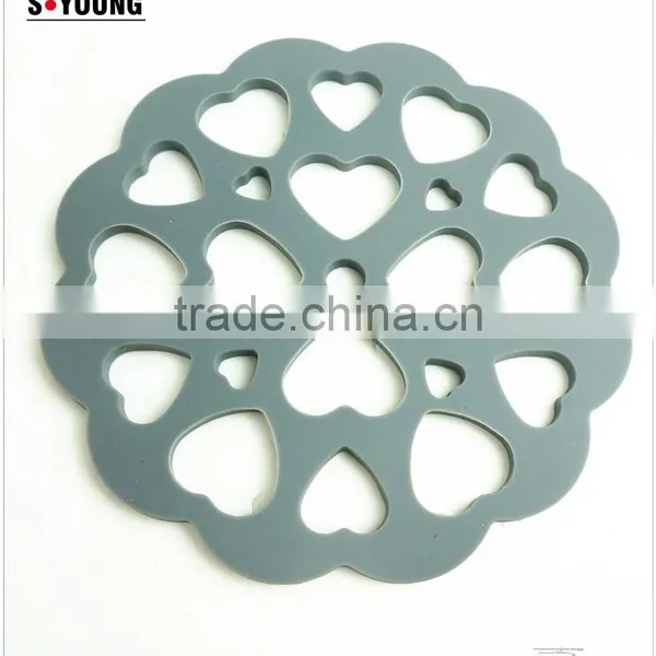 16142 Flower Shape Unti-skidding Table Silicone Mat photo-2