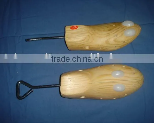 Top Quality Pine Tree Wood Shoe Stretcher photo-2