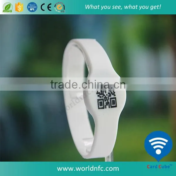Cheap Waterproof NFC Bracelet RFID Silicone Wristband for Swimming Pool photo-2