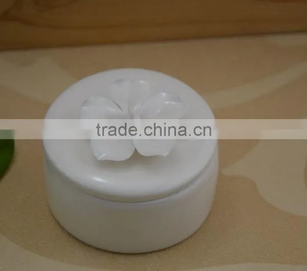 Hand Made Ceramic Jewelery Box With Flower Shape Design photo-2
