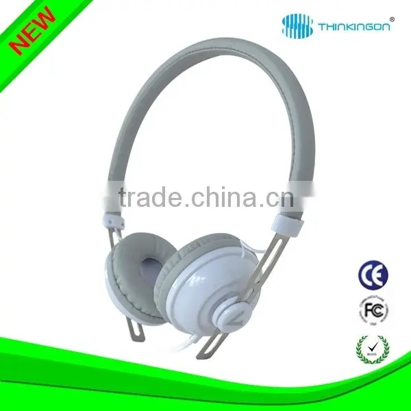 China Wholesale Candy Color Stereo Wired Headphone Price photo-4