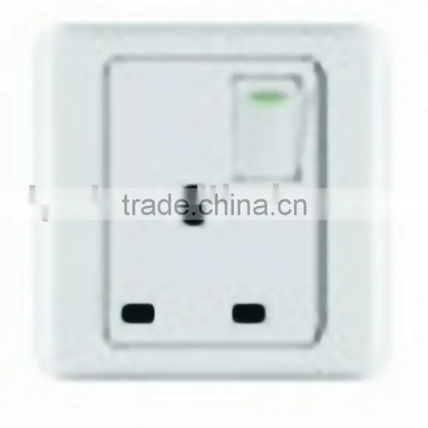 3 Pin 13 Amp Switched Socket