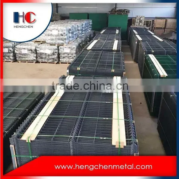 Electric Galvanized Welded Wire Mesh Fence photo-6