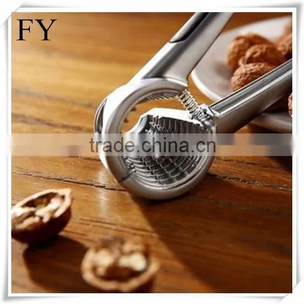 Zinc alloy Nut cracker/shucker supplier in China