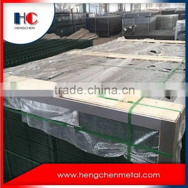 Anping Barbed Wire Chain Link Fence Wire Mesh Fence photo-2