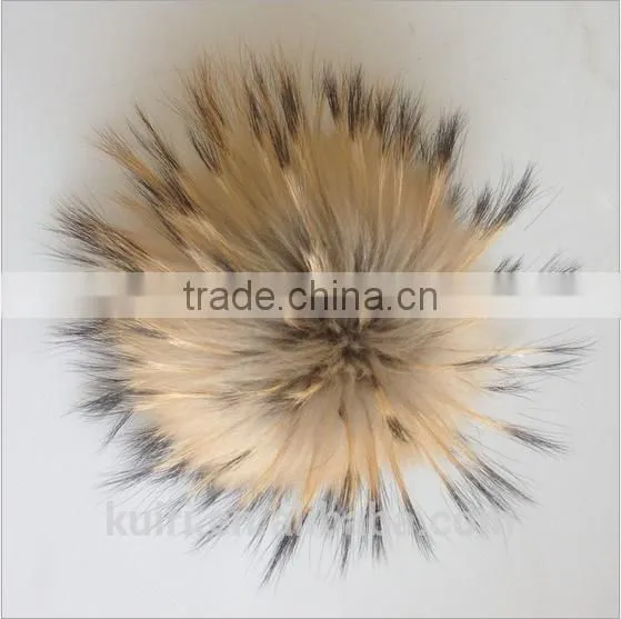 Factory Supply 100% Real Raccoon Fur Pompoms Luxurious Fur Balls Genuine Fur Pom Pom for Bag Hats Cap Scarf Gloves Attached the photo-3