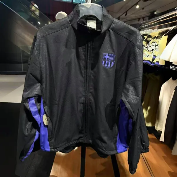 La Liga 25-26 Season Barça Co-branded Long Sleeve Windbreaker Training Shirt Match Jersey No. 10 Yamal Football Shirt photo-2