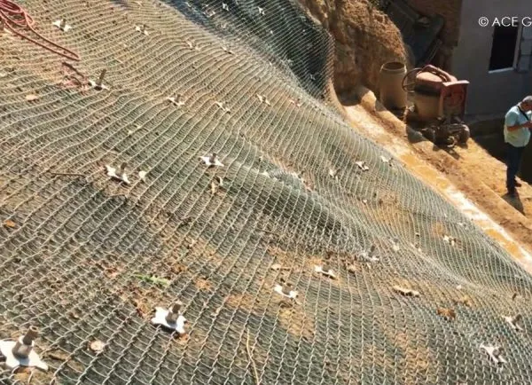 Wholesale Zn/AI Coated High Tensile Steel Wire Chain Link Mesh Woven Slope Protection Netting for Slope and Rock Stabilization photo-4