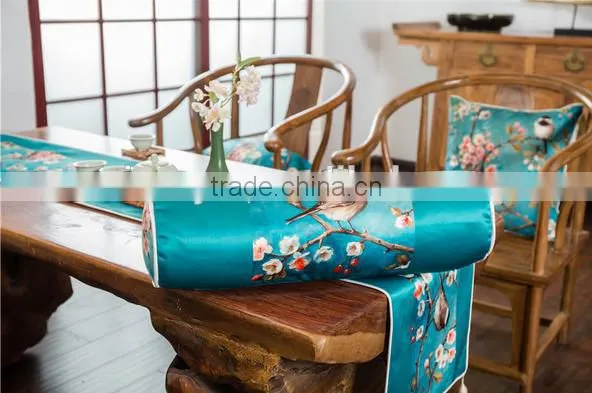 Chinese Style Flower-And-Bird Printed Polyester Table Runner photo-4