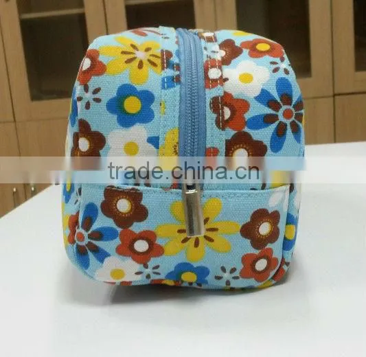Modella Canvas Cosmetic Bag photo-2