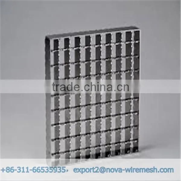 Factory Price Anti - Slip Serrated Steel Grating photo-6