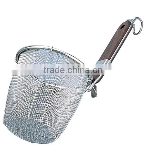 SUS304 Stainless Steel Wooden Handle Ramen Strainer Noodle Strainer for Udon photo-2