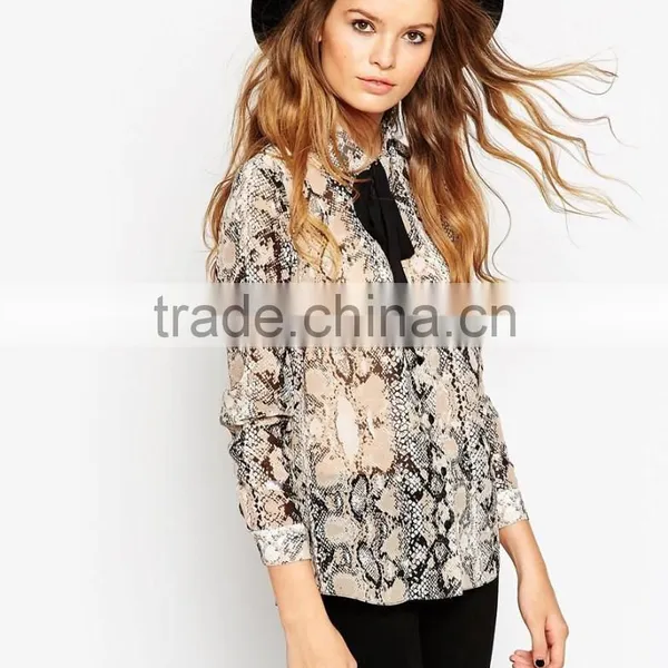 China Factory OEM ODM 2015 New Fashion Customized Contrast Tie Snake Print Blouse photo-2