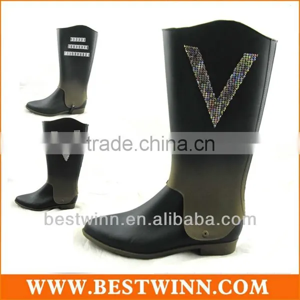 Latest Fashion Rubber Rain Boots.