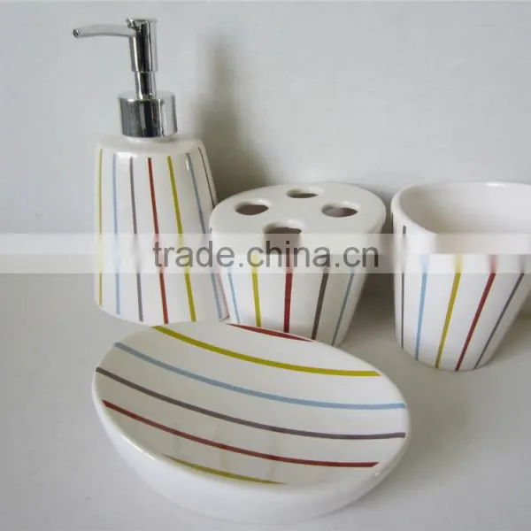 Porcelain Bathroom Accessories Set photo-2