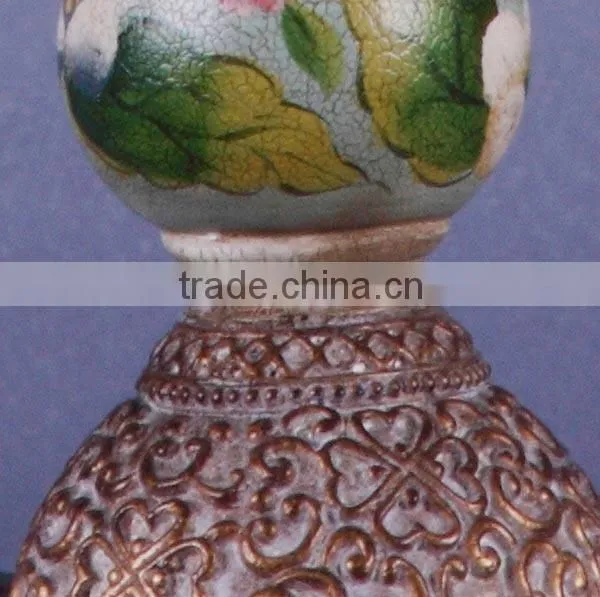 Antique Bedside Resin Table Lamp photo-3