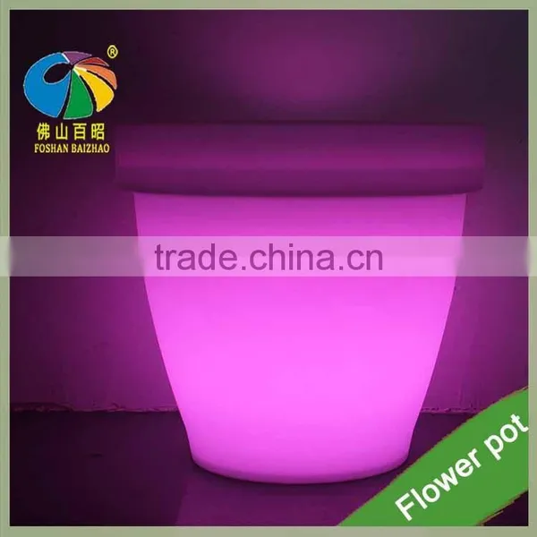 Aibaba Com Hight Quality Led Lighted Planter Pots Wholesale Concrete Planters Outdoor Vase Planter Led Flower Pot for Hotel photo-5