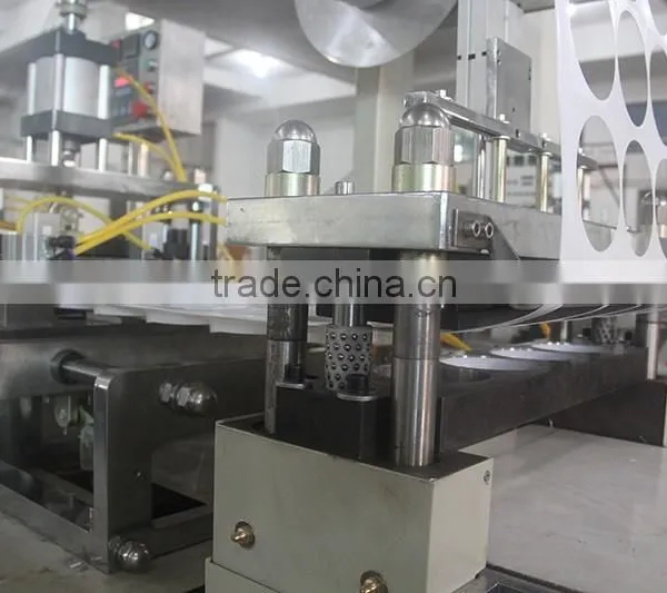 Cold Drinking Juice Paper Cup Lid Forming Machine photo-3