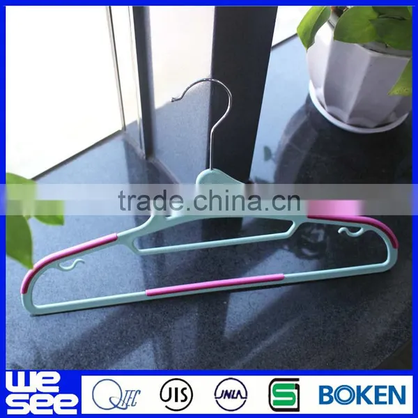 used table plastic skirt hangers