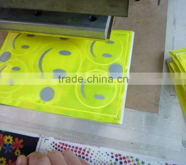 China Dongguan Colorful no Seams Reflective Pvc Vinyl Rolls photo-6