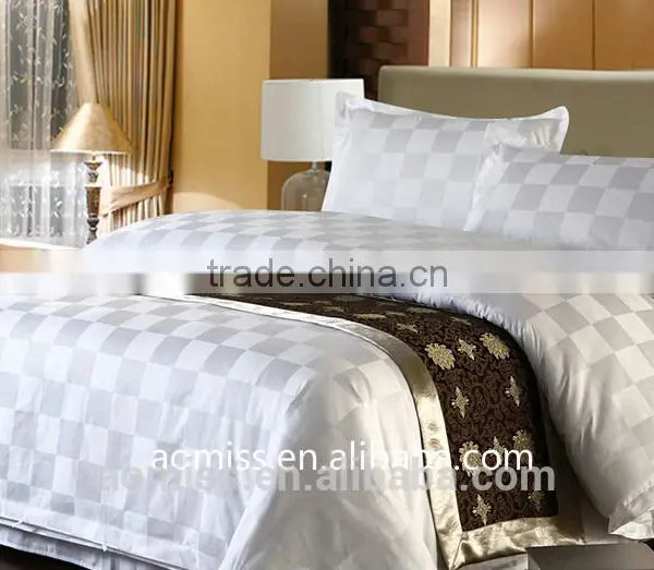 100% Cotton 300 Thread Count White Hotel Sateen Plaid Comforter Cover Set Embroidered Hotel Bedding Set