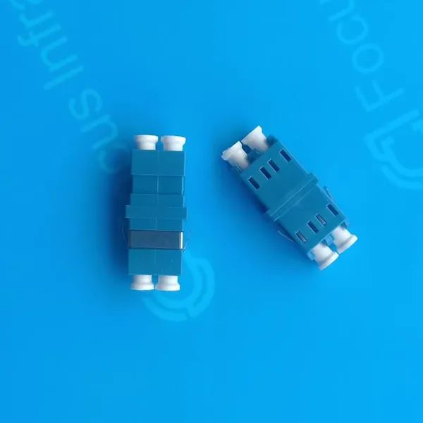 Оборудование на основе оптических волокон для сети FTTH с фланцем SC