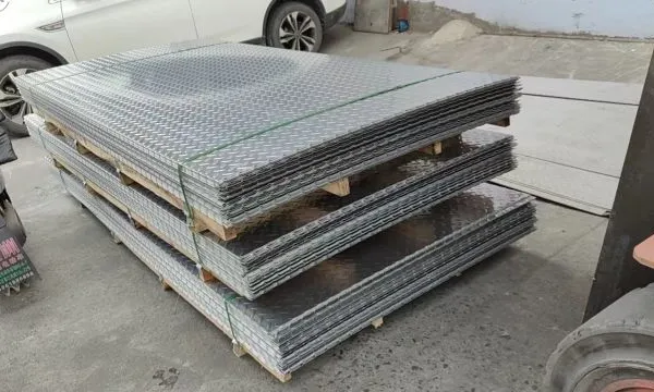 Hot Dipped Dx51d Z275 Z180 Zinc Coating High Quality Galvanized Steel Sheet Sgh340 Checkered Gi Plate photo-5