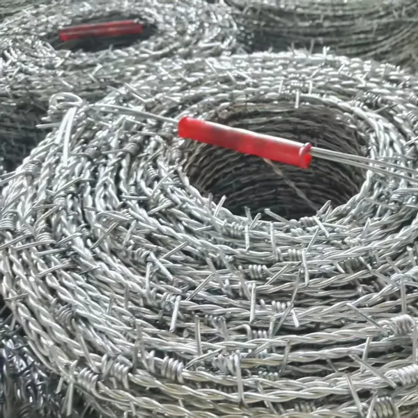Factory Direct Sales of Galvanized Iron Wire Razor Wire Coils, ISO Certified for Security and Prison Protection