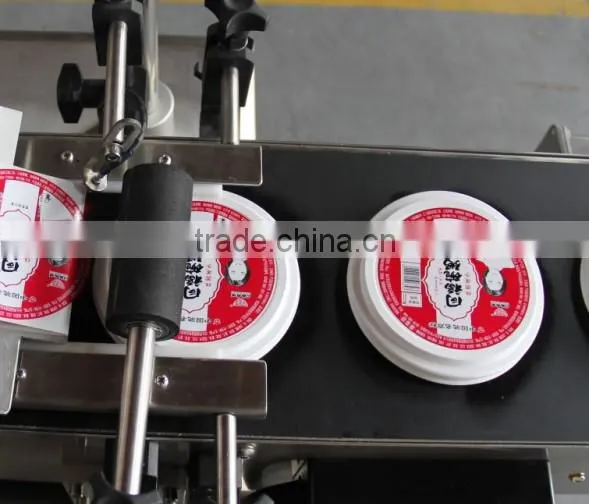 Cosmetics Plane Labeling Machine photo-3
