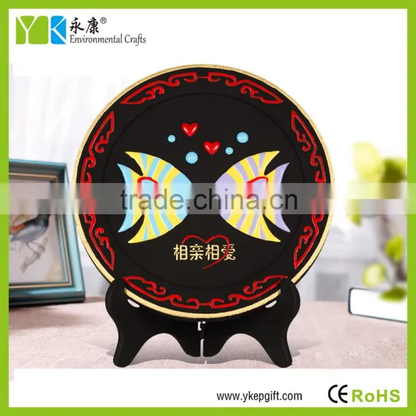 Wedding Decorations Top Selling Carving Activated Carbon Crafts With Lovely Small Fish Kiss Pattern
