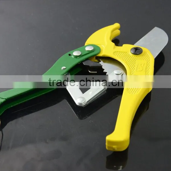 High Quality Plastic PVC/PPR Pipe Cutter photo-3