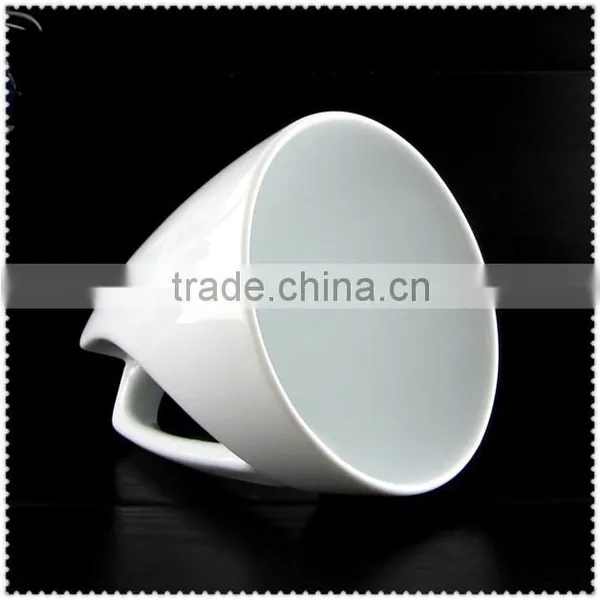White Ceramic High-heeled Shoes Shape Mug photo-3