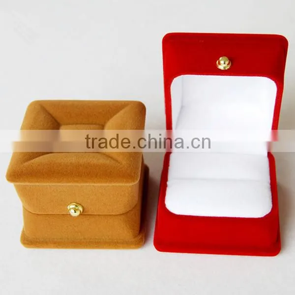 China Supplier Velvet Jewelry Box Custom Logo Luxury Ring Box Velvet photo-4